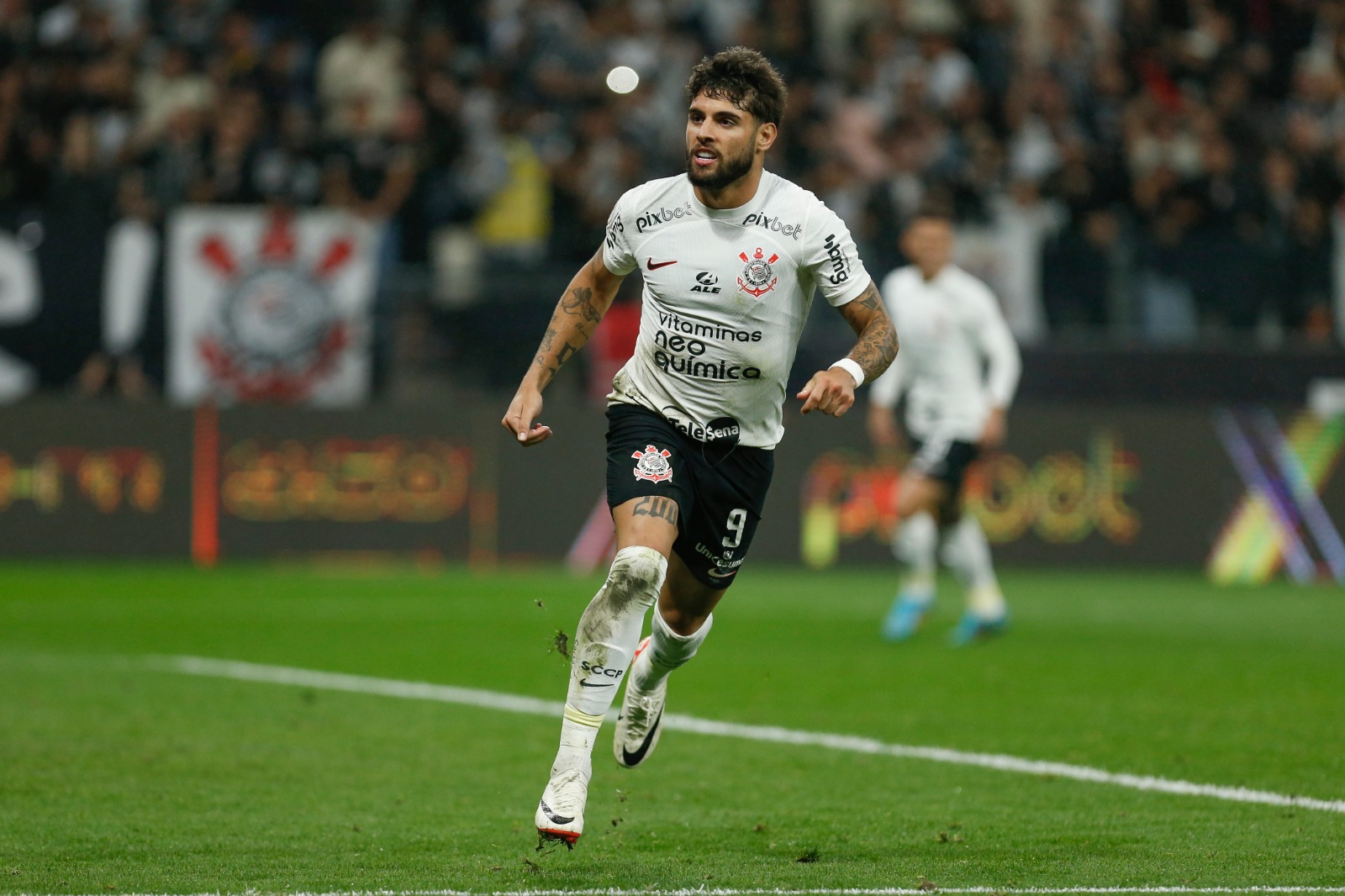 Yuri volta a marcar na Neo Química e Corinthians supera Furacão. (Photo by Ricardo Moreira/Getty Images)