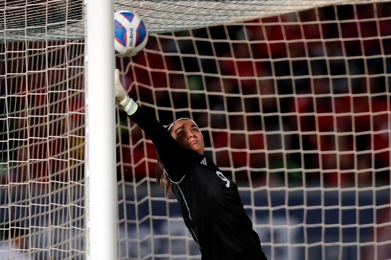 Maria José Urretia tentou ao máximo, mas México acabou superando o Chile na final de Futebol Feminino dos Jogos Pan-Americanos 2023 (Foto: JAVIER TORRES/AFP via Getty Images)