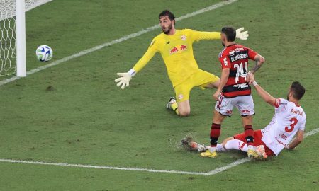 O goleiro Cleiton, do Red Bull Bragantino, fez um bom jogo, mas não evitou a derrota do Braga. (Photo by Buda Mendes/Getty Images)