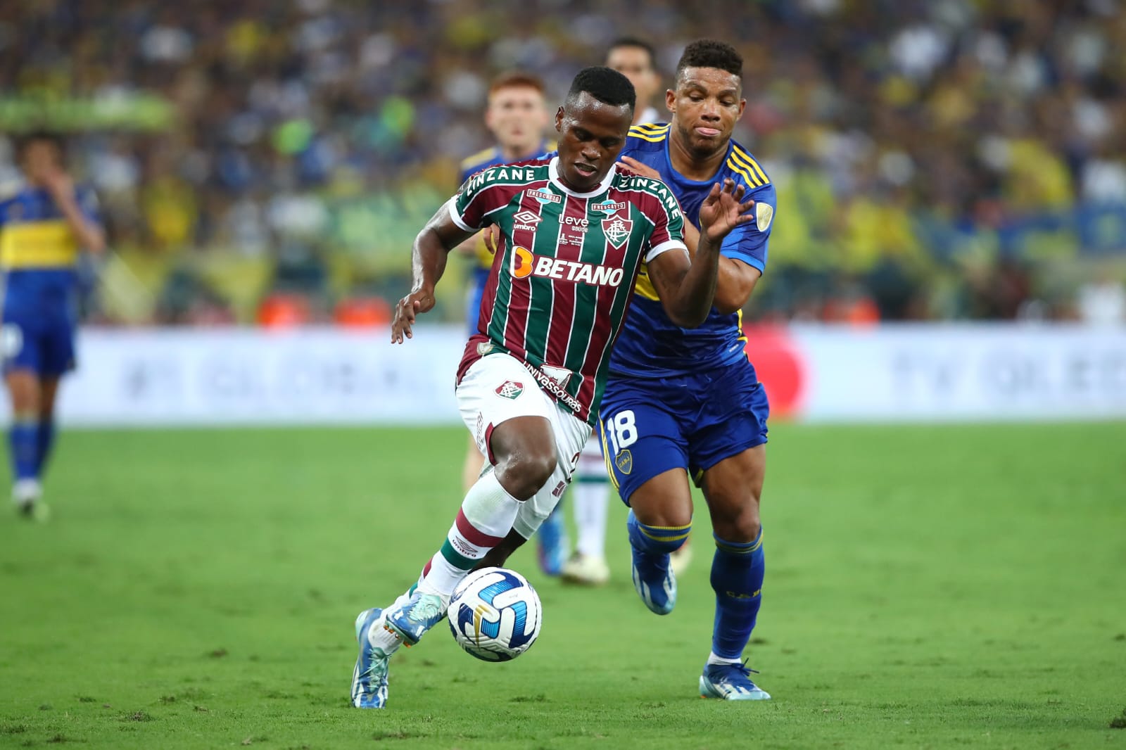 Arias superou dificuldades na vida pessoal e se tornou peça chave no título do Fluminense (Raul Sifuentes/Getty Images)