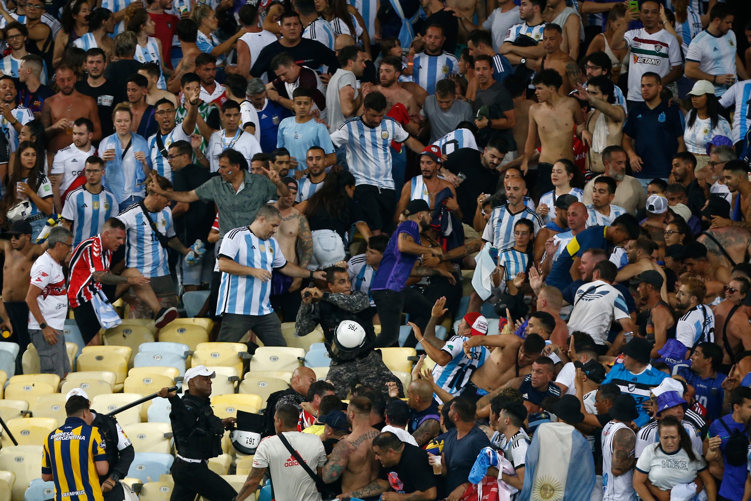 Brasil x Argentina tem confusão no Maracanã (Foto: Wagner Meier/Getty Images)