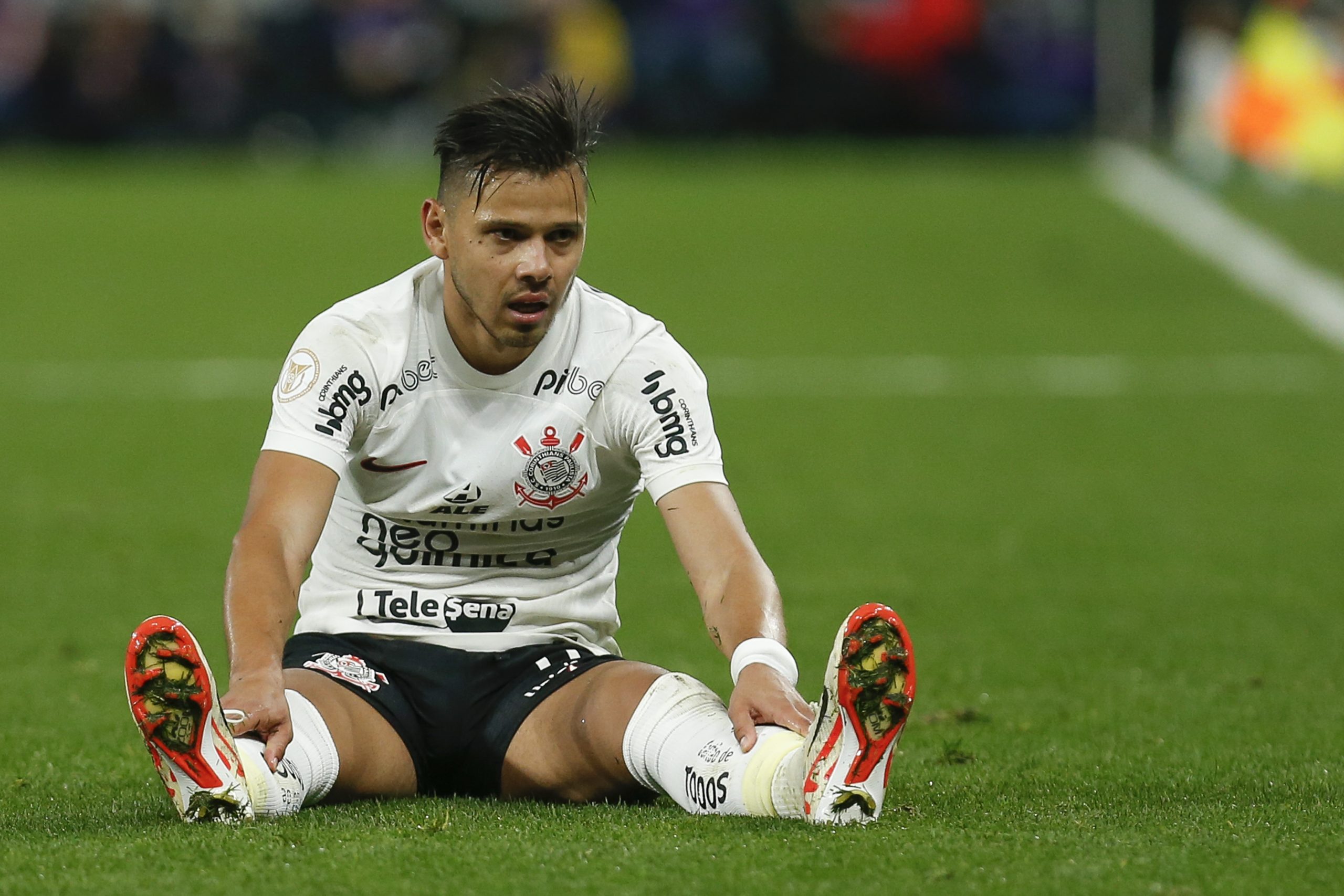 Corinthians sofre pior goleada da história na Arena e volta a se preocupar com o Z-4 após perder para Bahia (Photo by Ricardo Moreira/Getty Images)