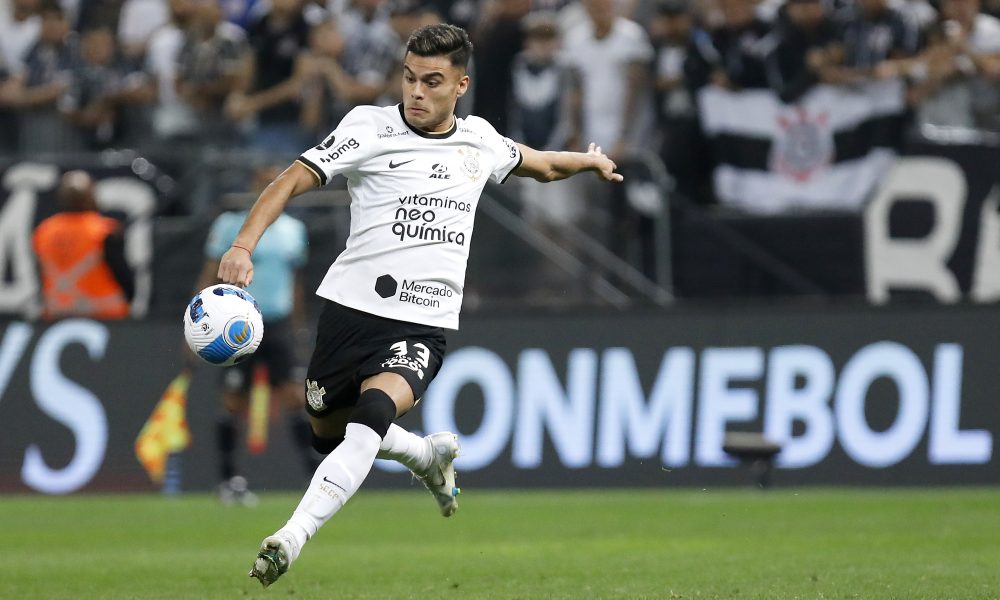 Está jogando muito, é querido pela torcida do Grêmio e agora interessa ao  Corinthians