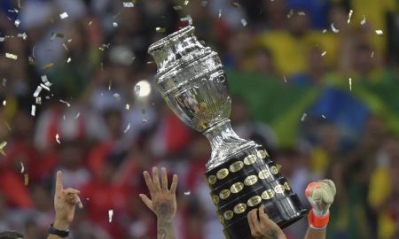 Taça da Copa América (Photo by LUIS ACOSTA/AFP via Getty Images)