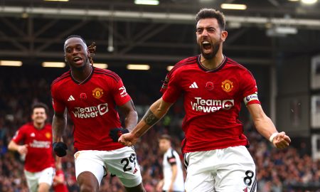 Bruno Fernandes comemorando o gol da vitória do Manchester United - (Foto: Bryn Lennon/Getty Images)