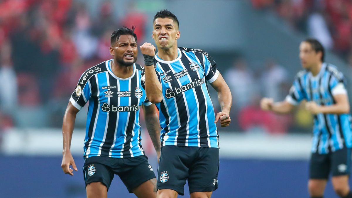 Luis Suárez marcou três gols e comandou a virada do Grêmio contra o Botafogo (Foto: Lucas Uebel/Grêmio FBPA)