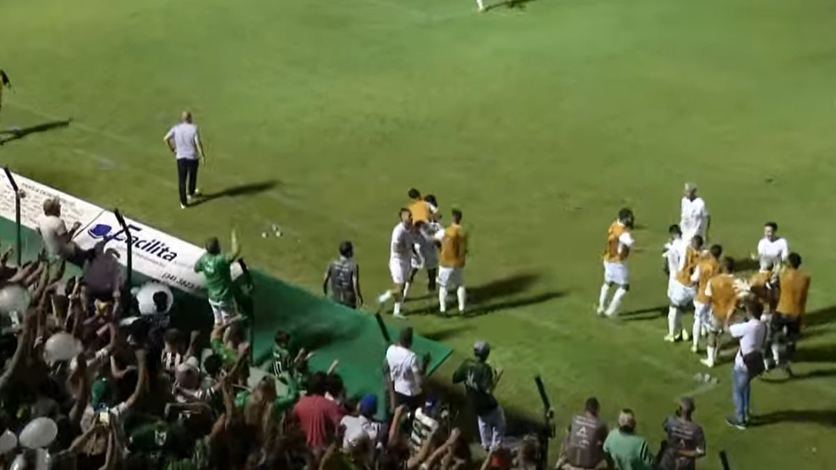 Mamoré se juntou ao Valério nesta segunda (20), na conquista do acesso ao Campeonato Mineiro Módulo II (Foto: Reprodução/YouTube/EMC Esportes)