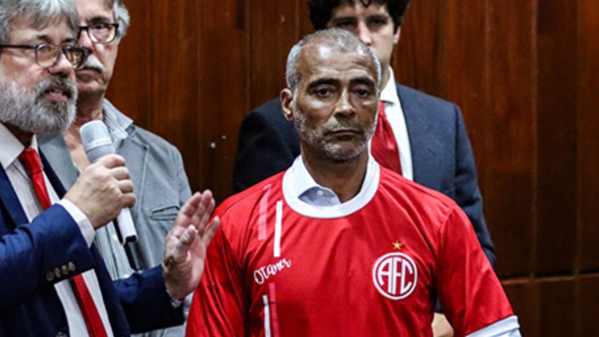 Romário foi eleito em novembro do ano passado (Foto: Arthur Lyrio/América FC)
