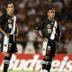 Romário e Edmundo jogaram juntos na final do Mundial 2000, no vice do Vasco para o Corinthians (Foto: Shaun Botterill/Allsport)