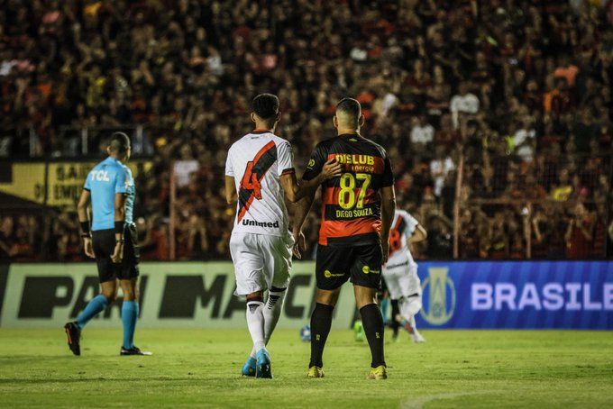 Sport e Atlético-GO empataram sem gols na Ilha do Retiro (Foto: Rafael Bandeira / Sport)