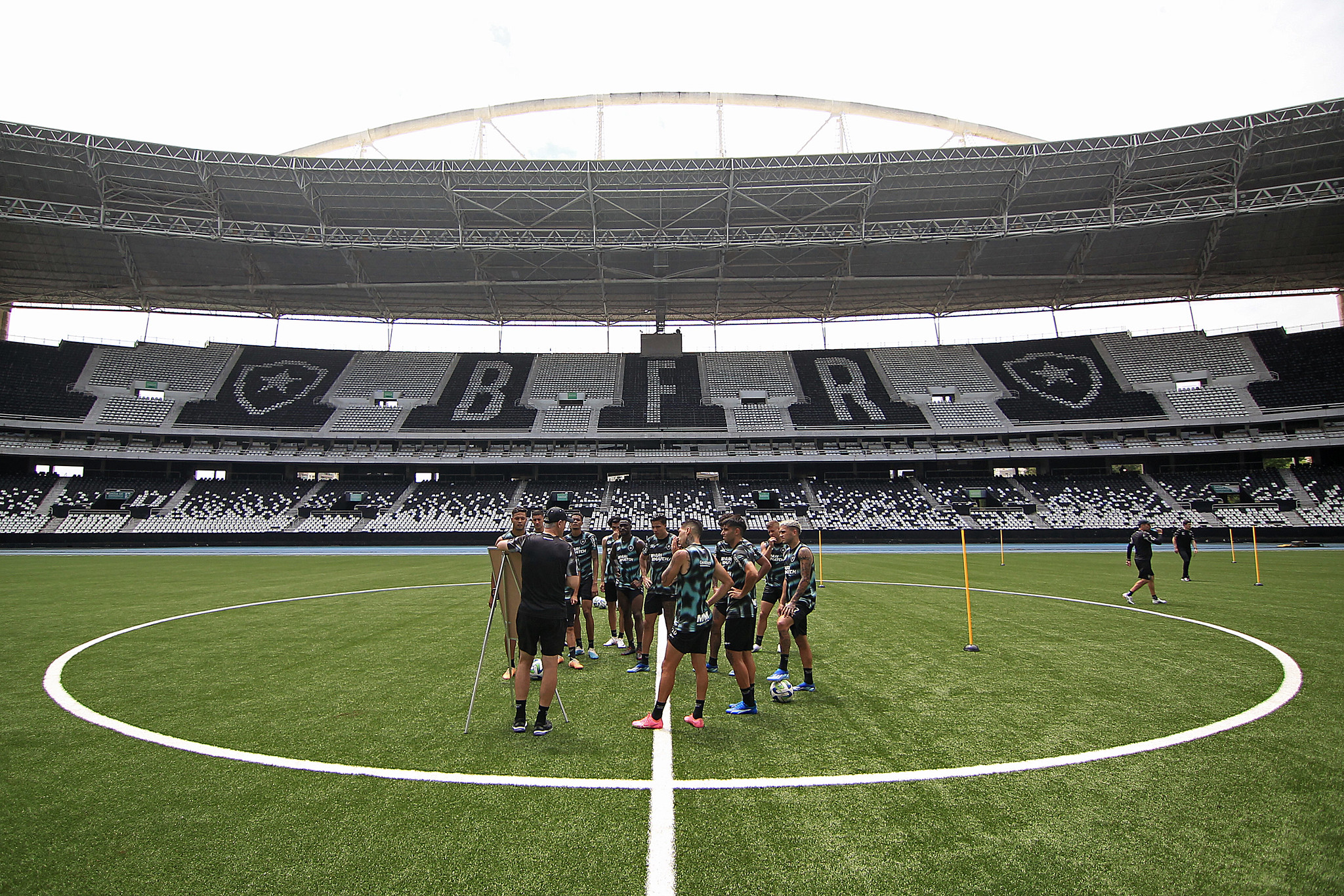 Botafogo precisa de vitória para seguir na briga (Foto: Vitor Silva/Botafogo)