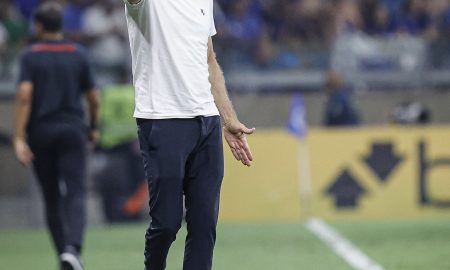 Paulo Autuori diante do Athletico-PR (Staff Images/Cruzeiro)
