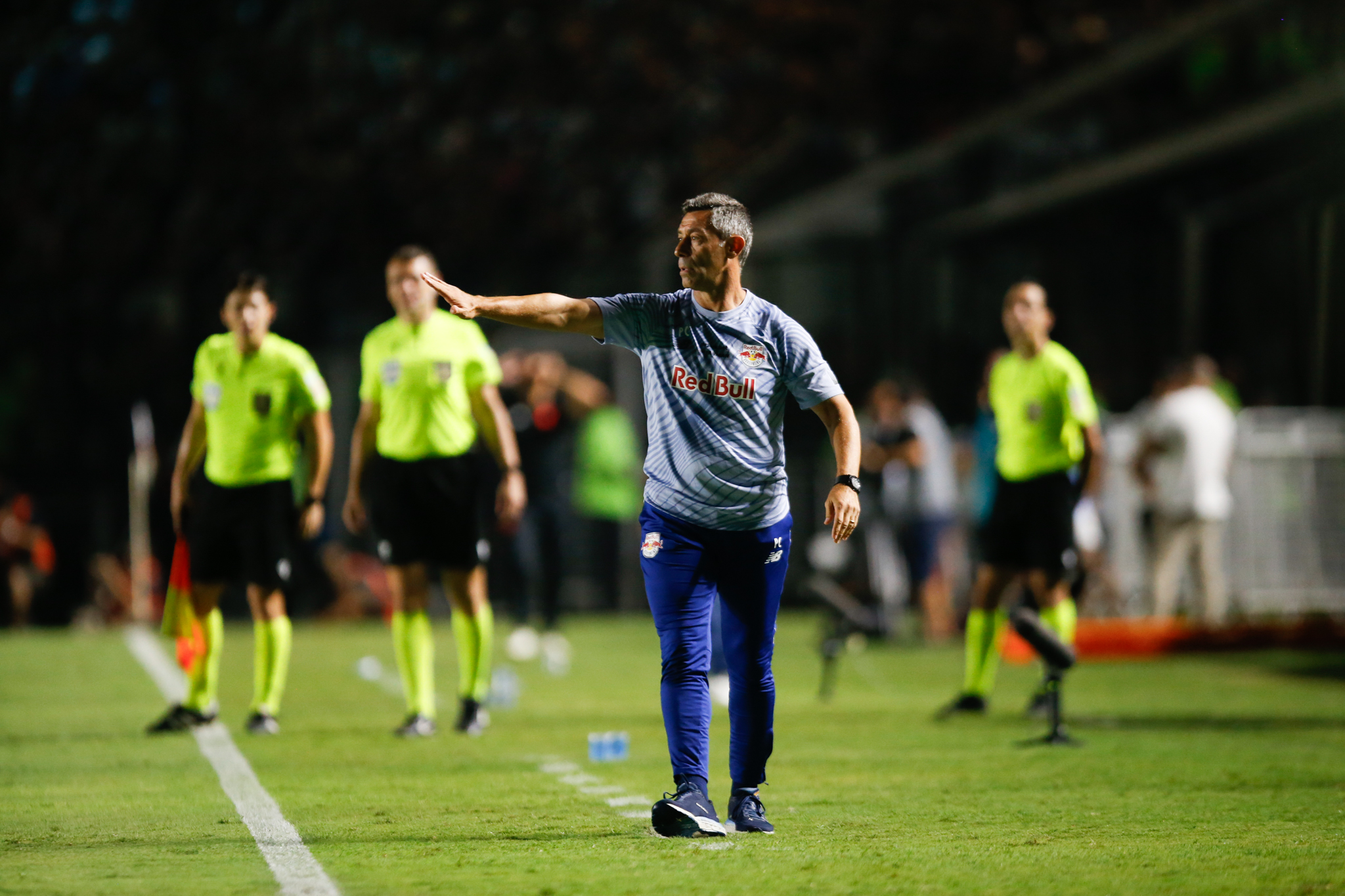 Pedro Caixinha renovou contrato com o Bragantino por mais dois anos. (Foto: Ari Ferreira/Red Bull Bragantino)