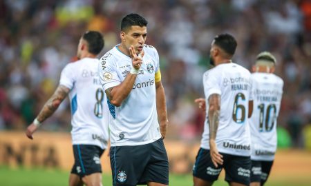 Suárez se destaca em vitória do Grêmio sobre o Fluminense (FOTO: LUCAS UEBEL/GREMIO FBPA)