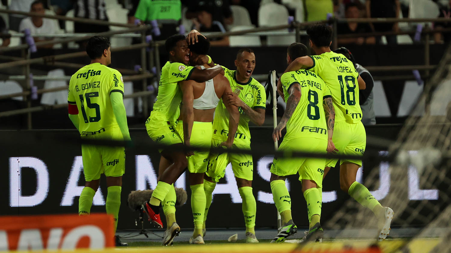 A virada épica de 4 a 4 sobre o Botafogo foi o ponto que mudou a história deste Brasileirão (Foto: Cesar Greco/Palmeiras/by Canon)