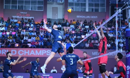 Renan em ação no Mundial (Foto: Volleyball World)