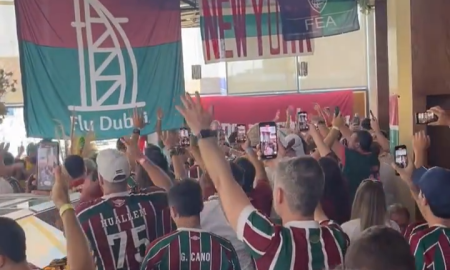 Torcida do Fluminense faz festa na Arábia (Foto: Reprodução/Canal Victor Lessa)