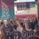 Torcida do Fluminense faz festa na Arábia (Foto: Reprodução/Canal Victor Lessa)