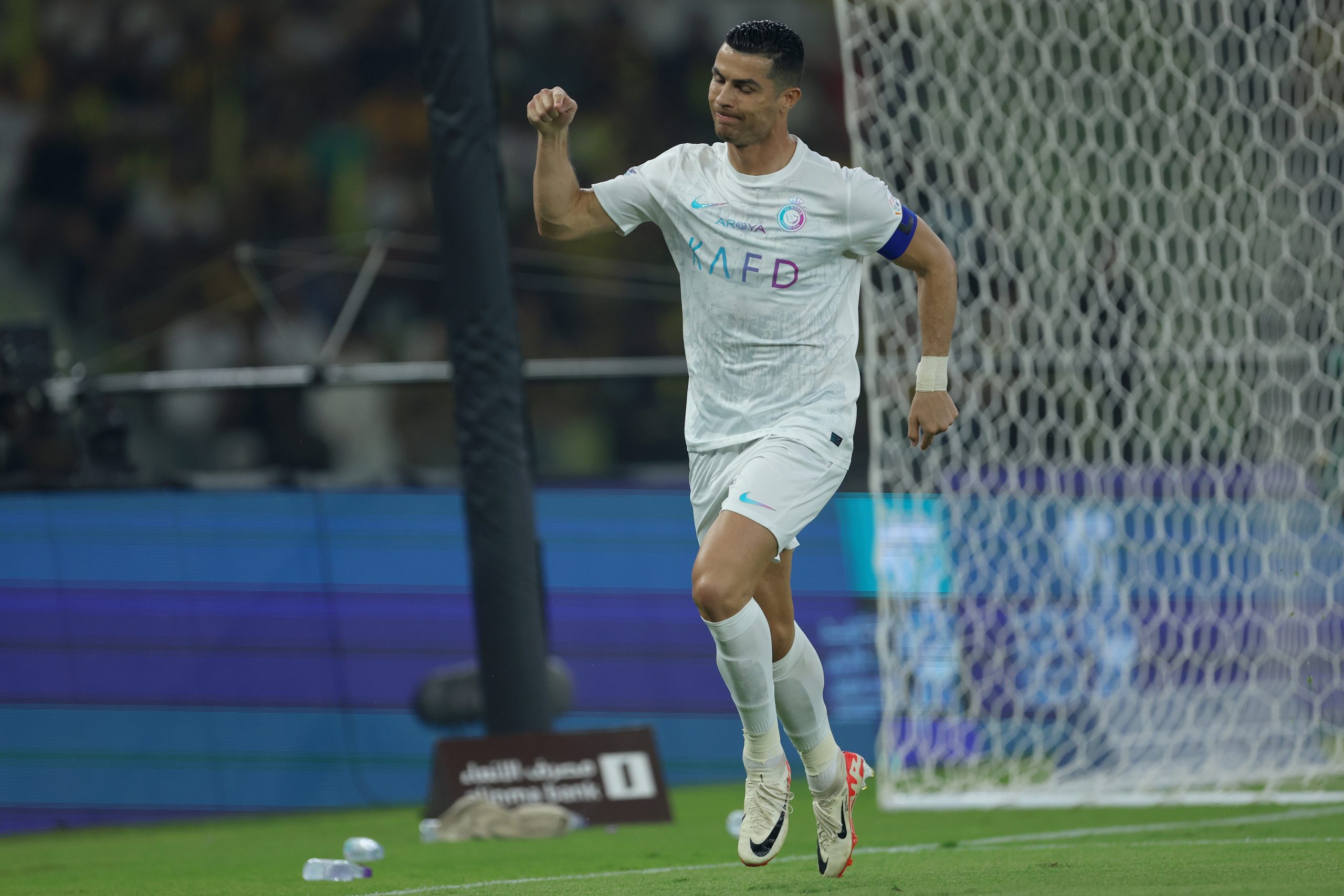 Cristiano Ronaldo comemora gol pelo Al-Nassr (Foto: Yasser Bakhsh/Getty Images)
