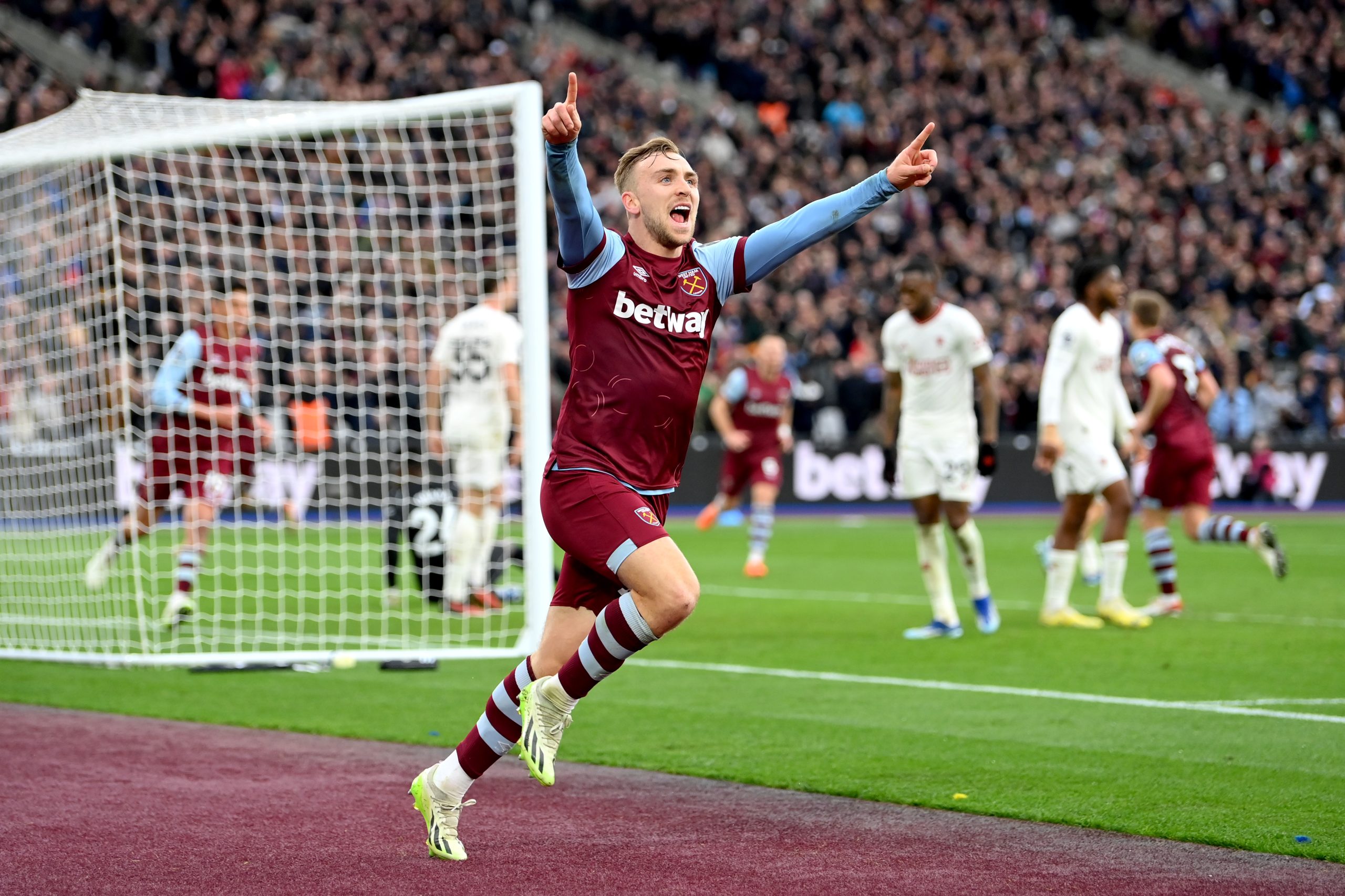 Bowen comemora o primeiro gol do West Ham (Foto: Justin Setterfield/Getty Images)