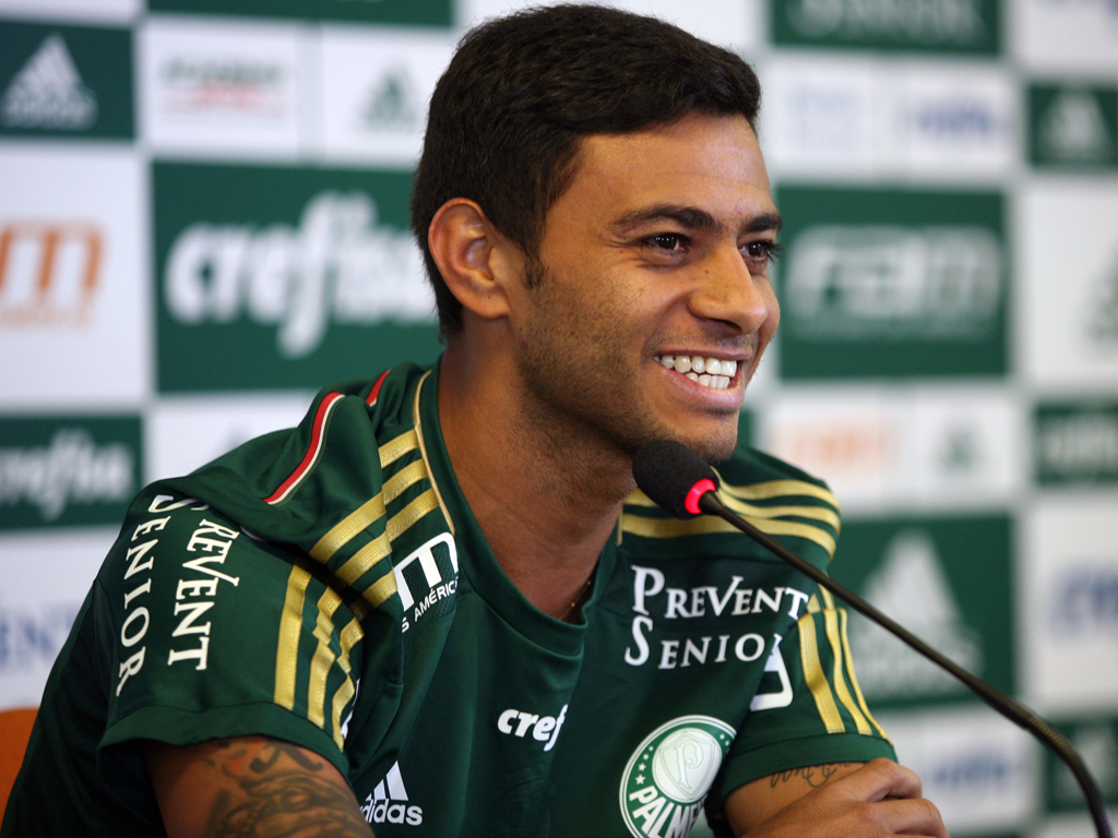 Cleiton Xavier durante apresentação no Palmeiras em 2015. (Foto: Fábio Menotti/Palmeiras).