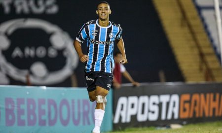 Gustavo Nunes na vitória sobre o Mirassol - (Foto: Renan Jardim / Grêmio)