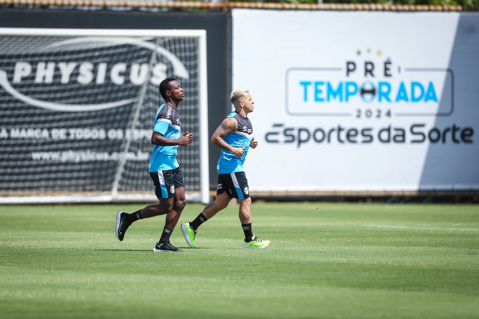 Elenco do Grêmio nesse período de Pré-Temporada - (Foto: Lucas Uebel/Grêmio)