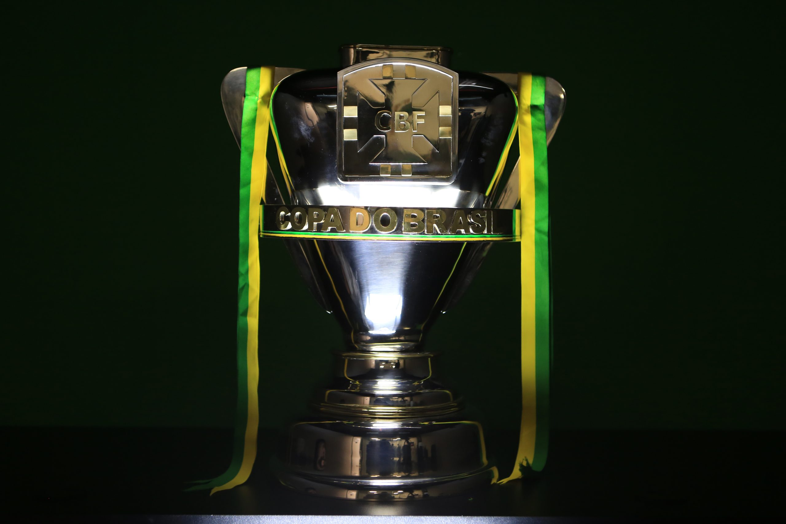 A taça da Copa do Brasil (Foto: Lucas Figueiredo/CBF)