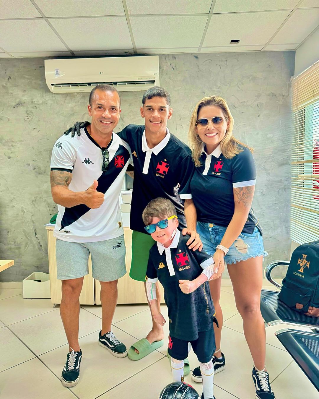 Gui virou xodó da torcida do Vasco em 2023 (Foto: Reprodução/Instagram Tayane Granda e Estevão Moura)