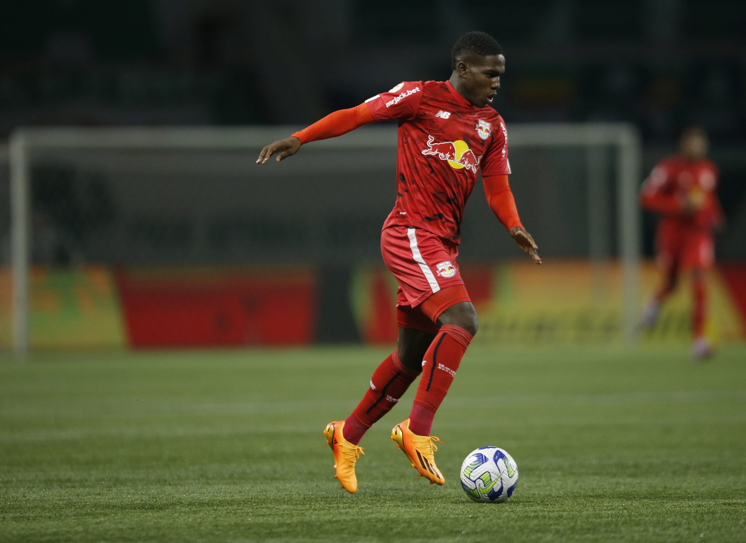 Henry Mosquera é desfalque certo para duelo diante do Palmeiras pelo Paulistão. (Foto: Ari Ferreira/Red Bull Bragantino)