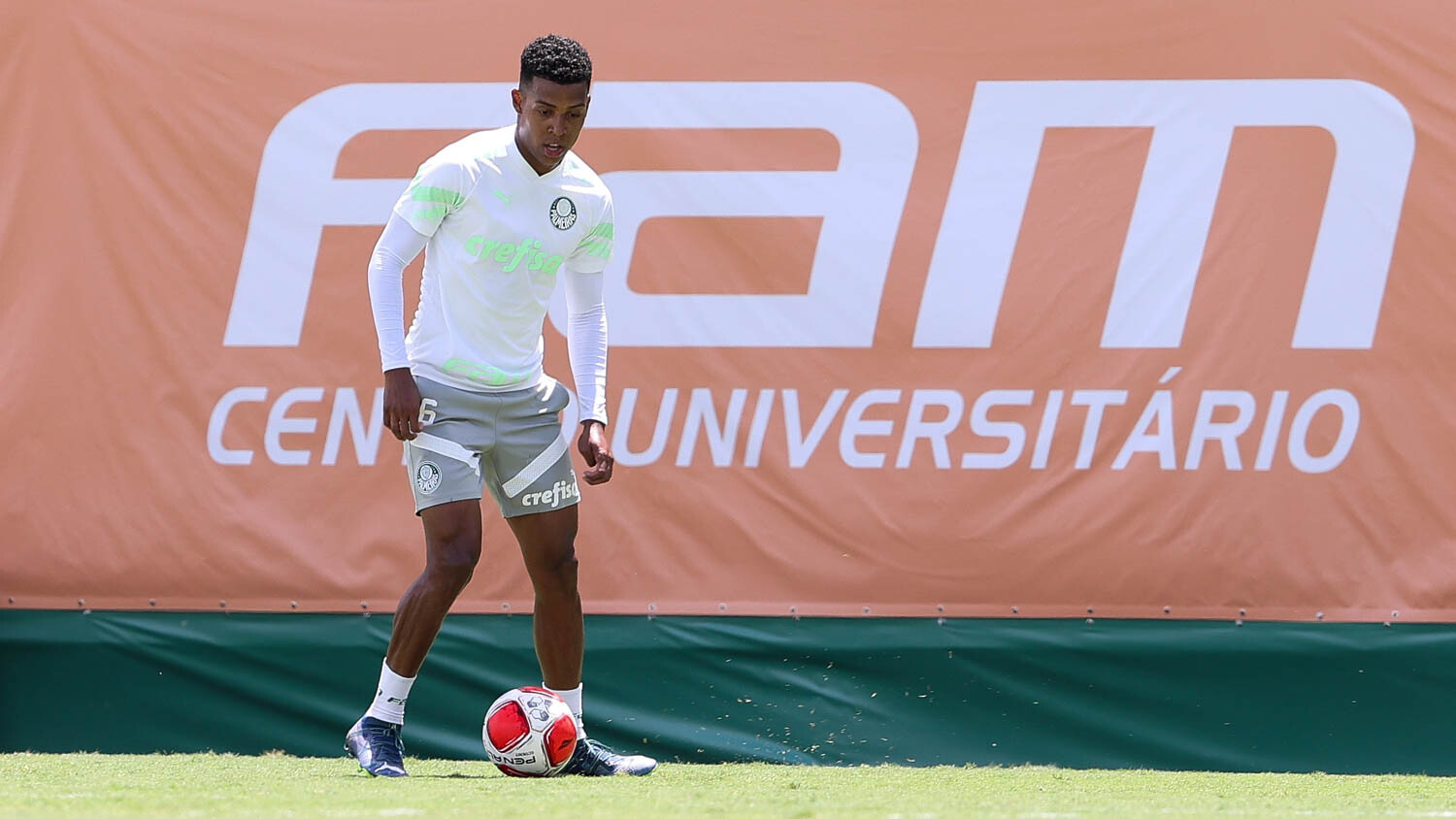 Vanderlan, lateral-direito do Palmeiras. (Foto: Cesar Greco/Palmeiras).