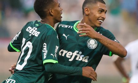 Estevão e Luighi comemorando o terceiro gol Alviverde diante do Sport (foto: Fábio Menotti/Palmeiras).