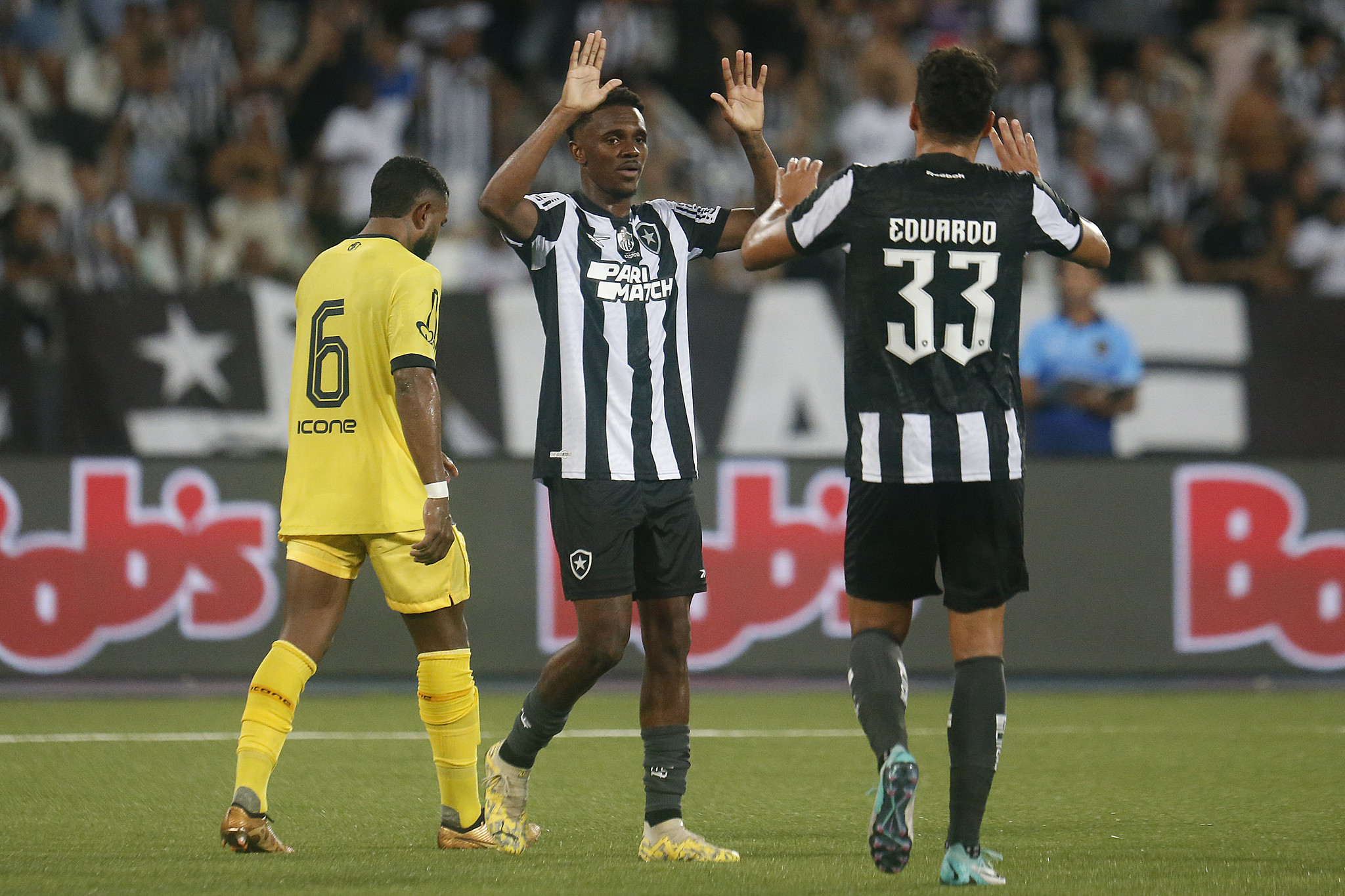 Jeffinho foi o grande destaque na estreia do Botafogo no Carioca