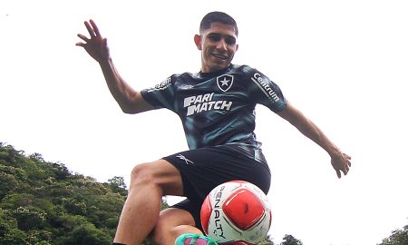 Savarino durante treino do Botafogo. Foto: Vitor Silva/Botafogo
