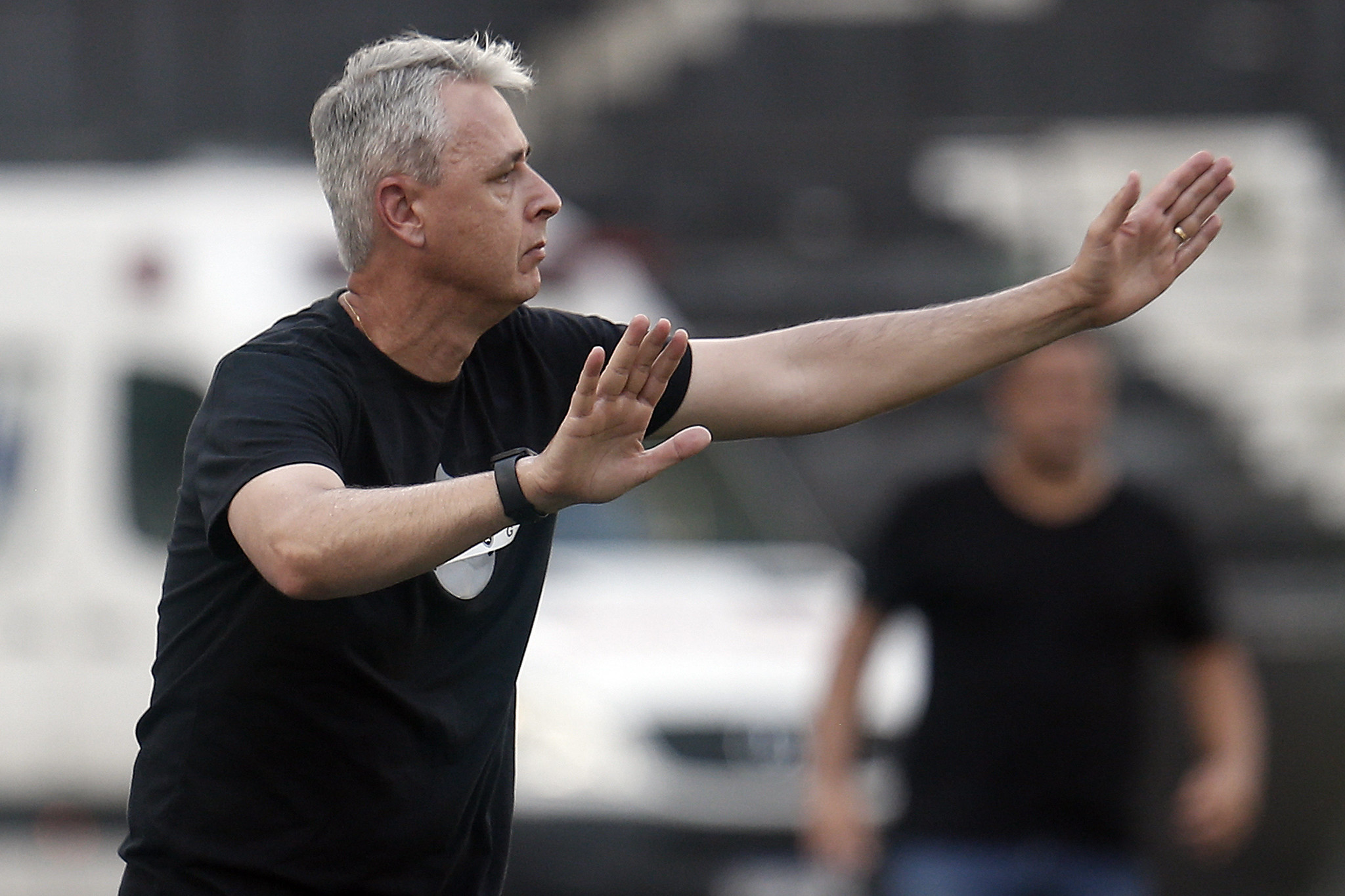 Tiago Nunes durante o jogo do Botafogo