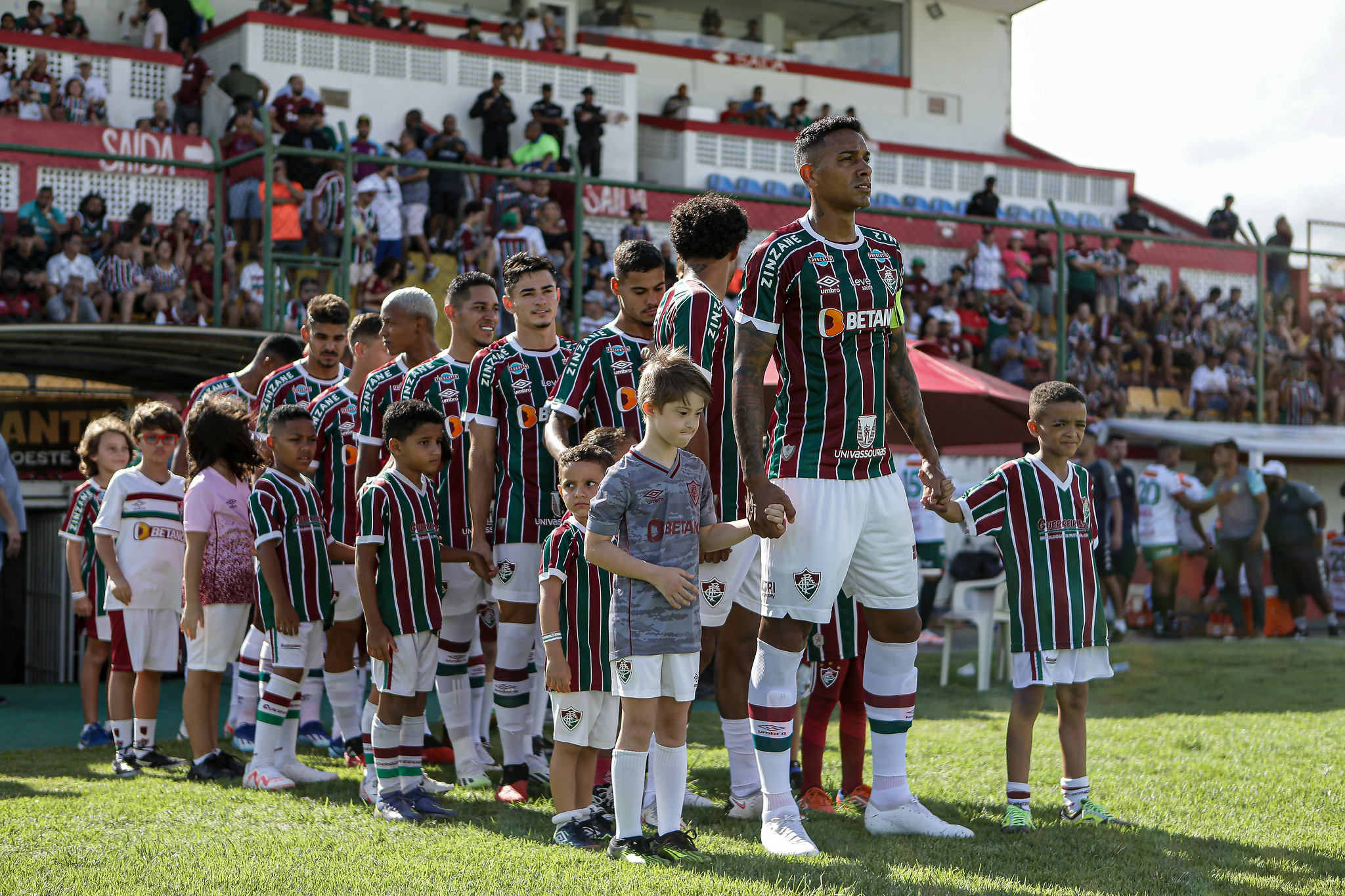 Time do Fluminense antes do jogo contra a Portuguesa-RJ (Foto: Lucas Merçon/Fluminense FC)