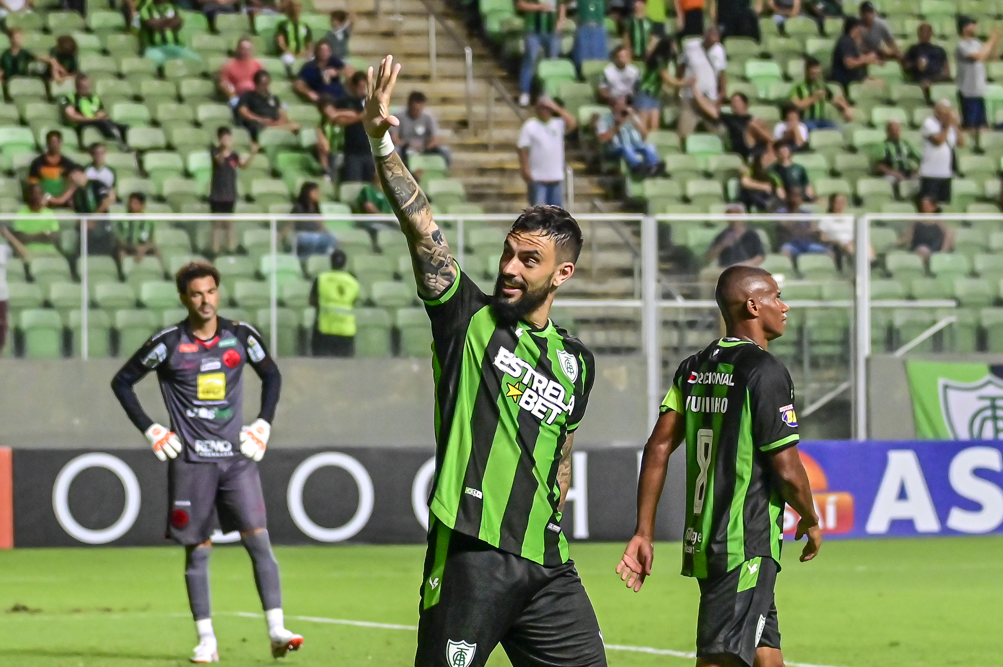 Mastriani marcou cinco gols na última quinta (Foto: Mourão Panda / América)