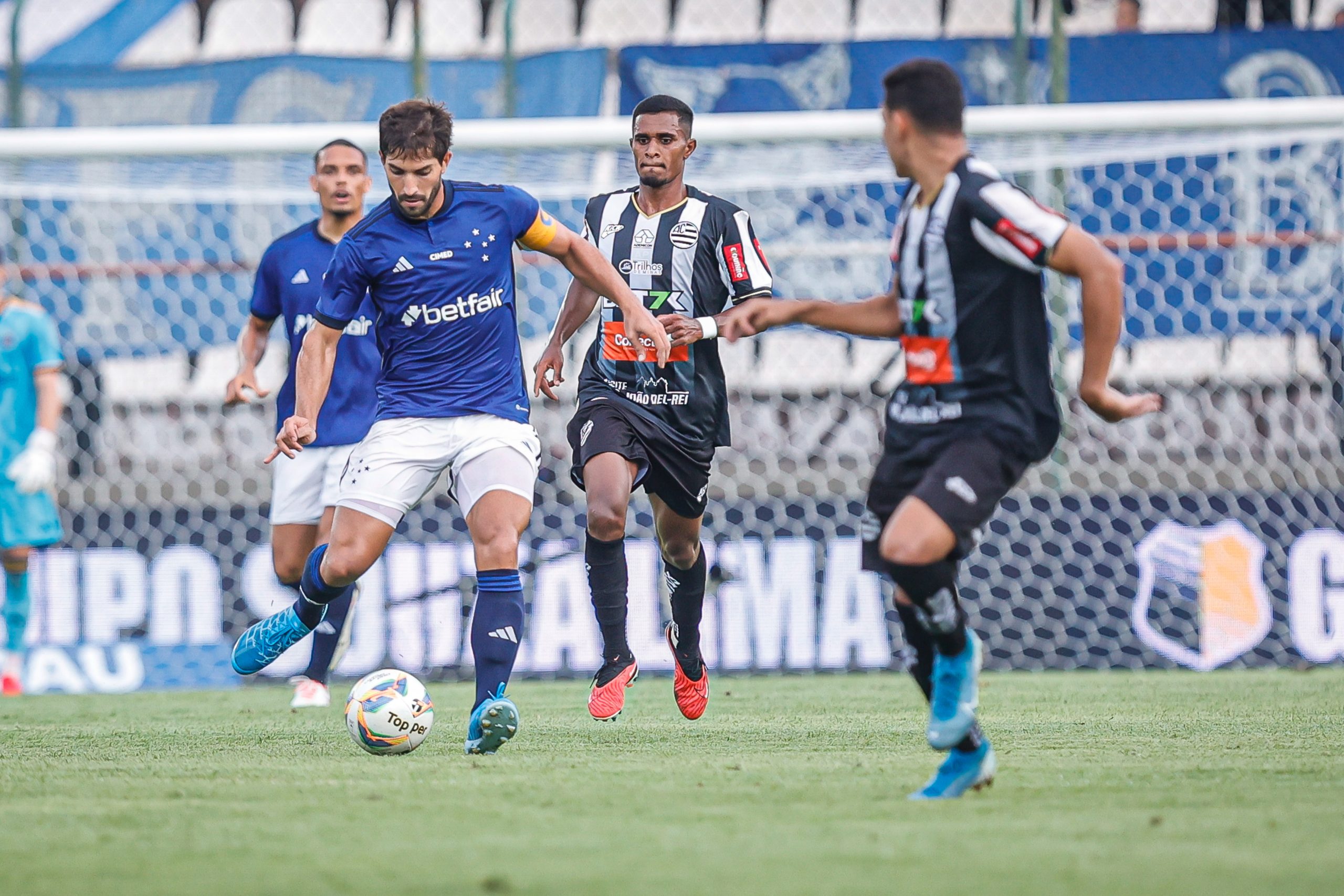 Lucas Silva contra o Athletic (Foto: Staff Images / Cruzeiro)