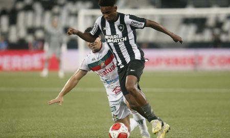 Jeffinho em ação pelo Botafogo diante da Portuguesa (Foto: Vitor Silva/Botafogo)