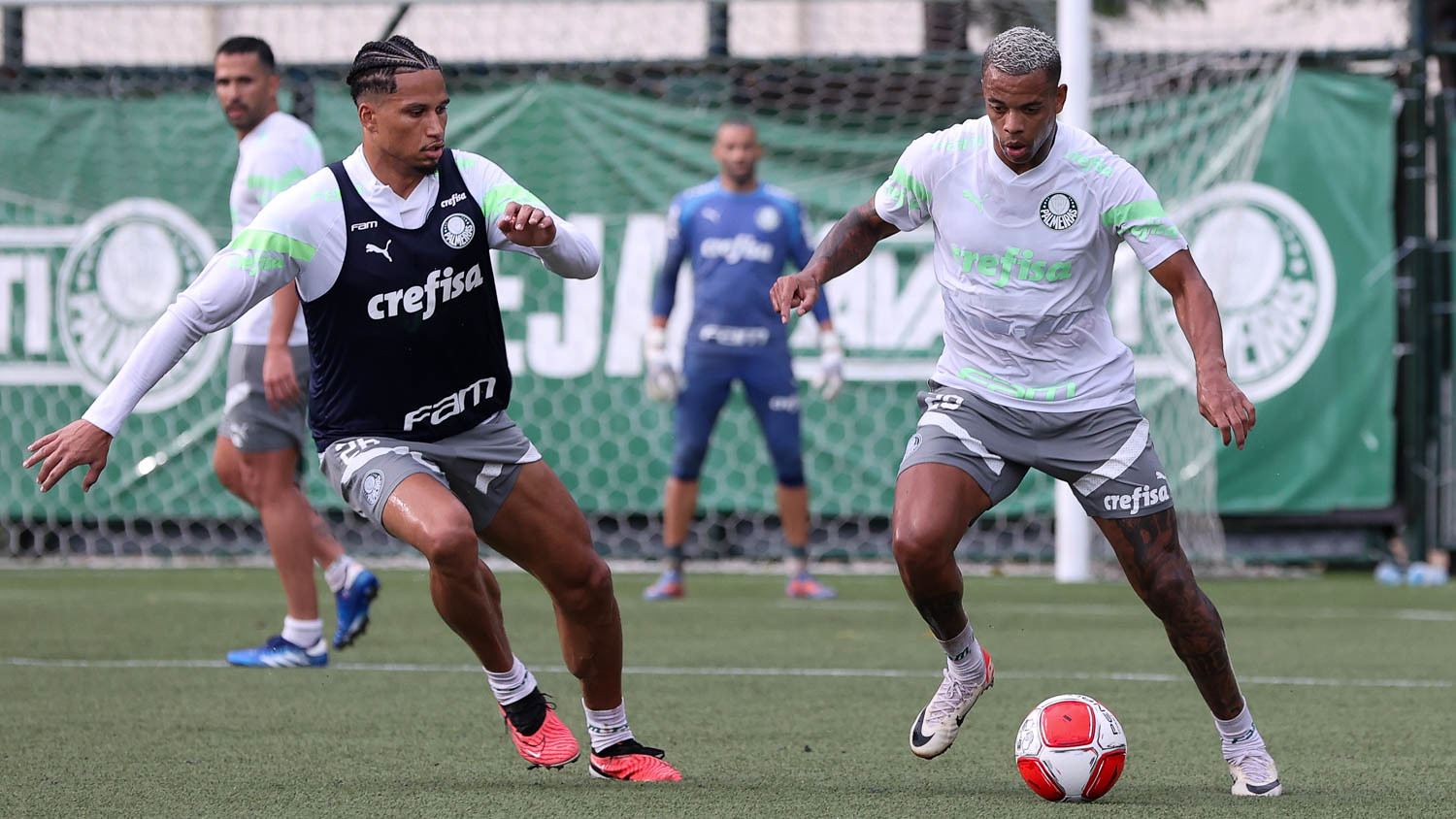 Palmeiras contou com suas três contratações no primeiro treino do ano (Foto: Cesar Greco/Palmeiras/by Canon)