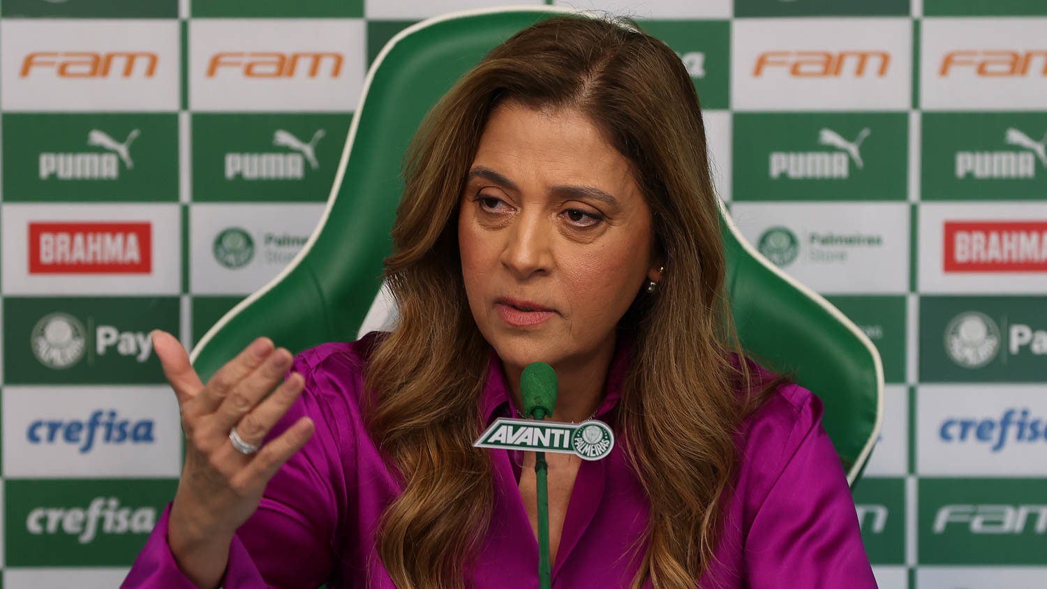 Leila concedeu entrevista coletiva somente para jornalistas mulheres (Foto: Cesar Greco/Palmeiras/by Canon)