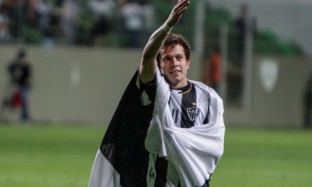 Bernard fez 100 jogos com a camisa do Atlético-MG (Foto: Bruno Cantini / Atlético-MG)