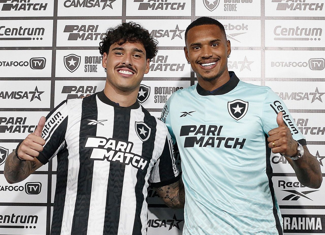 Lucas Halter e John são apresentados pelo Botafogo (Foto: Vitor Silva/BFR)