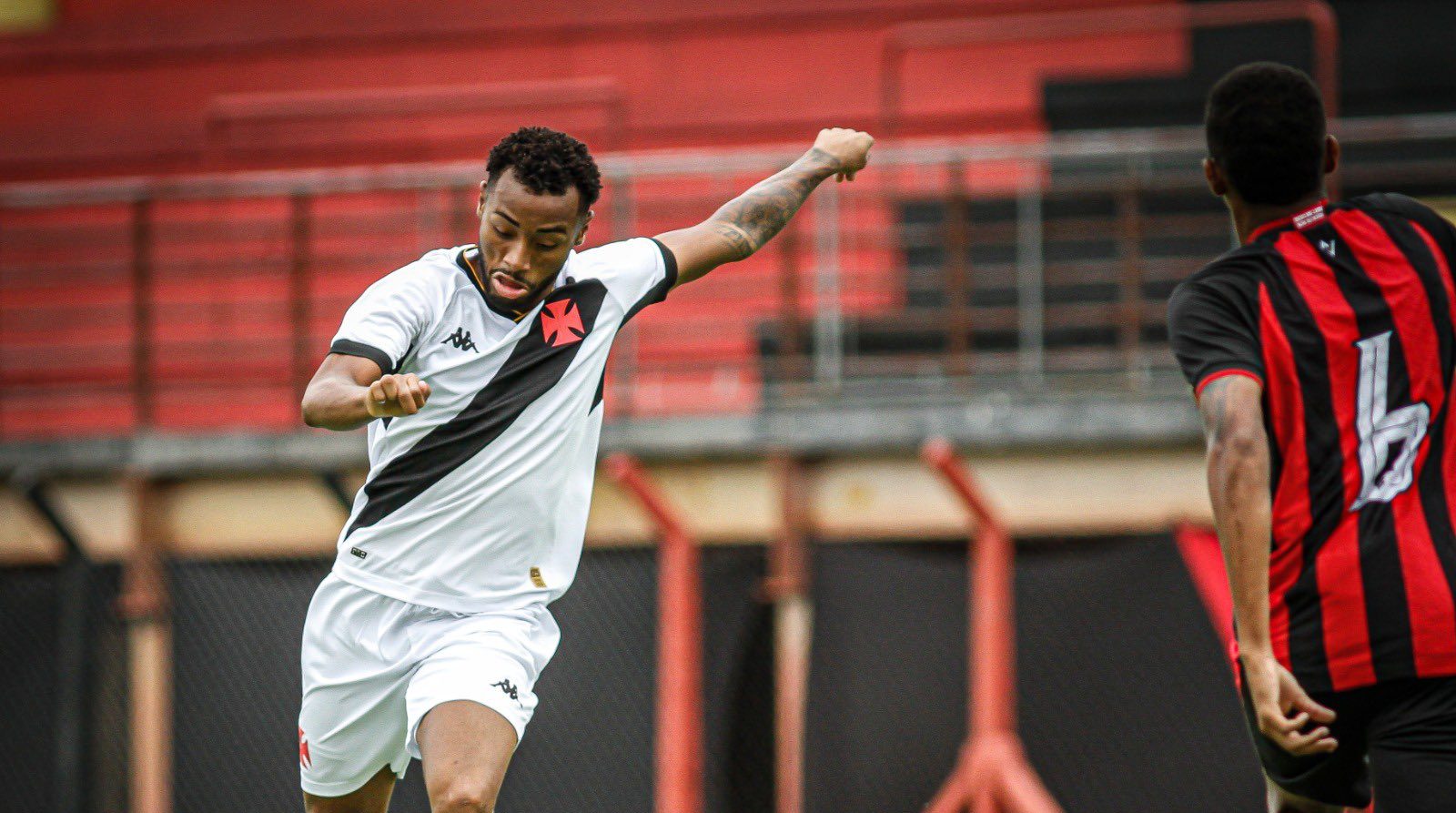 Vitória vence o Vasco (Foto: Matheus Lima/Vasco)