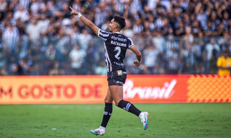 Raí Ramos marcou seu primeiro gol com a camisa do Ceará. (Foto: Felipe Santos/Ceará)