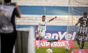 Erick Farias na vitória sobre o Santa Cruz-RS - (Foto: Fernando Alves/Juventude)