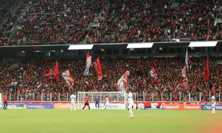 Mais de 34 mil torcedores acompanham o empate entre Athletico e Maringá - (Foto: José Tramontin/Athletico)