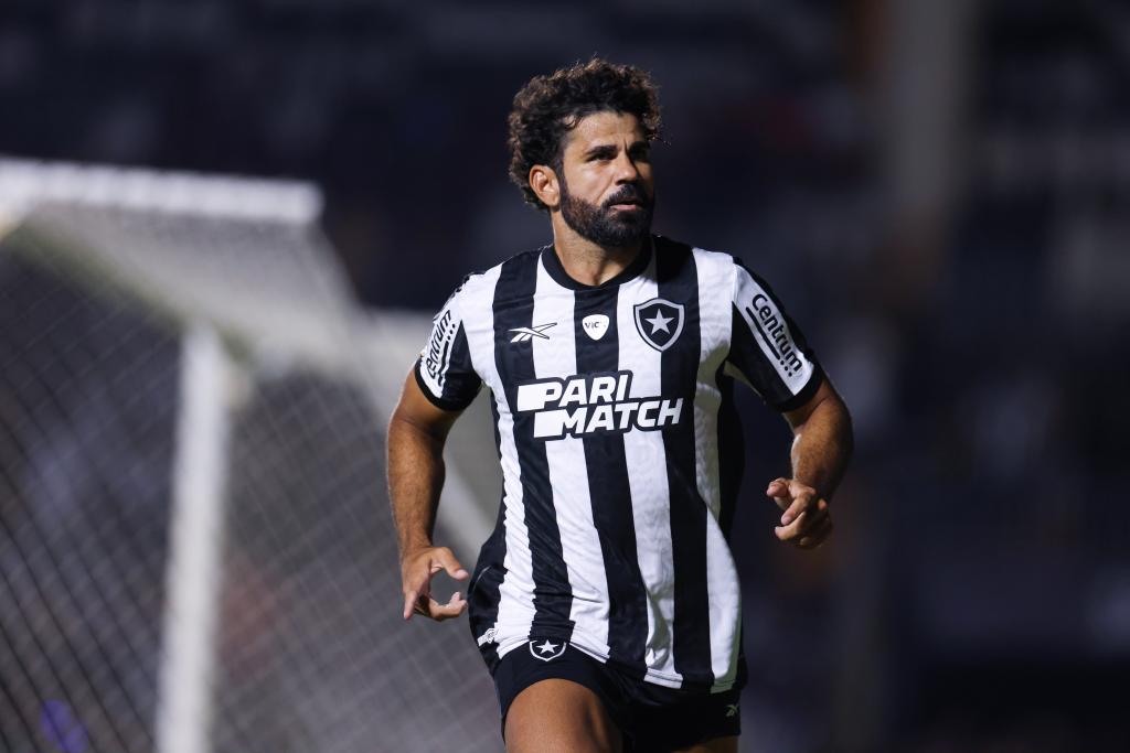 Diego Costa em comemoração de gol pelo Botafogo. (Photo by Lucas Figueiredo/Getty Images).