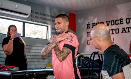 O novo jogador do Vitória se apresentou no CT do clube para realizar exames médicos e físicos.