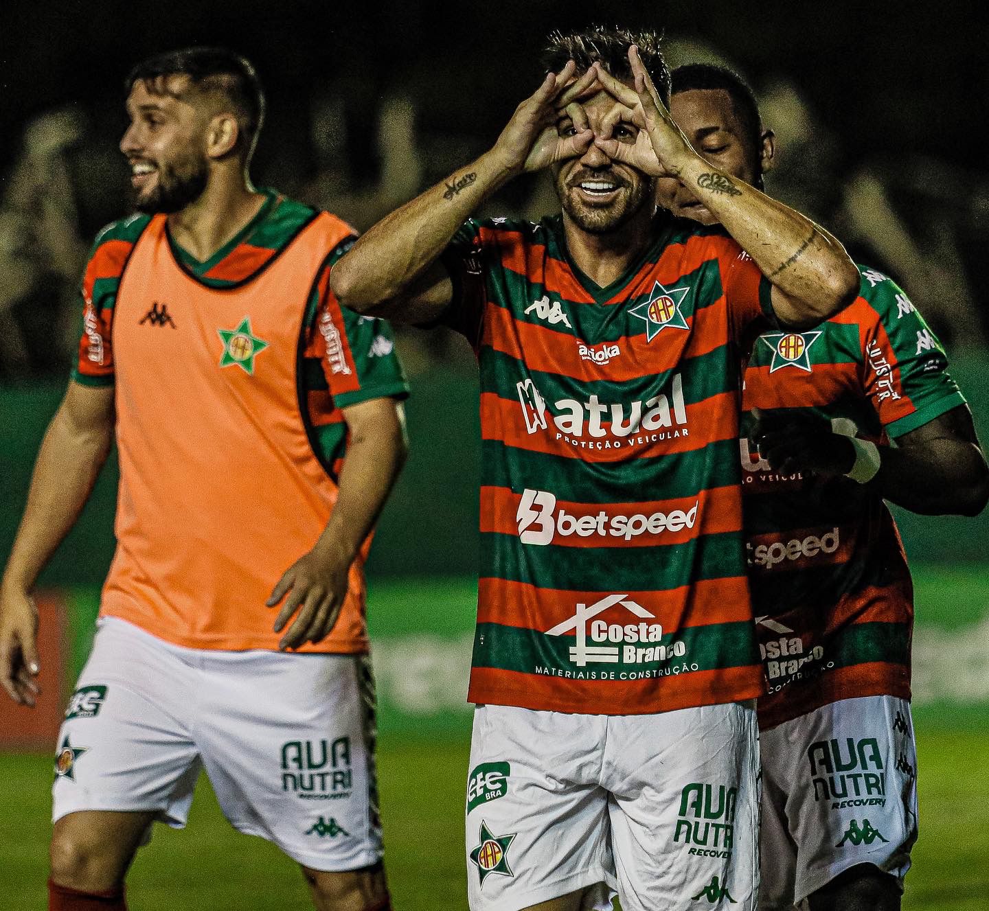 Nenê Bonilha comemora o gol da Portuguesa sobre o Sampaio Corrêa-RJ (Foto: Nathan Diniz / Portuguesa)